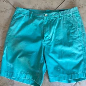 Vineyard vines men’s shorts. Turquoise, 8” inseam.